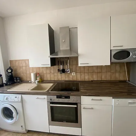 Stilvolle 3-zimmer-wohnung In شقة